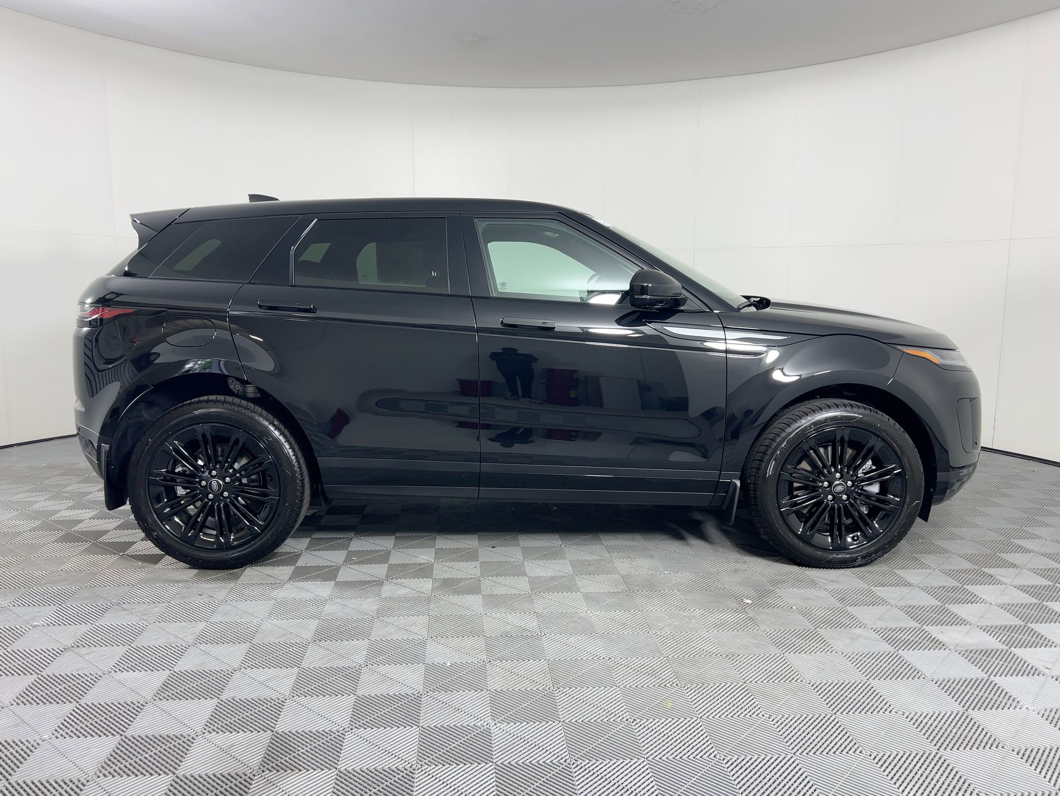New 2026 Land Rover Range Rover Evoque S image 6