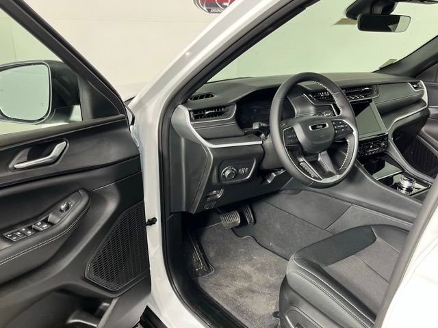 New 2026 Jeep Grand Cherokee Laredo AWD/4WD image 23