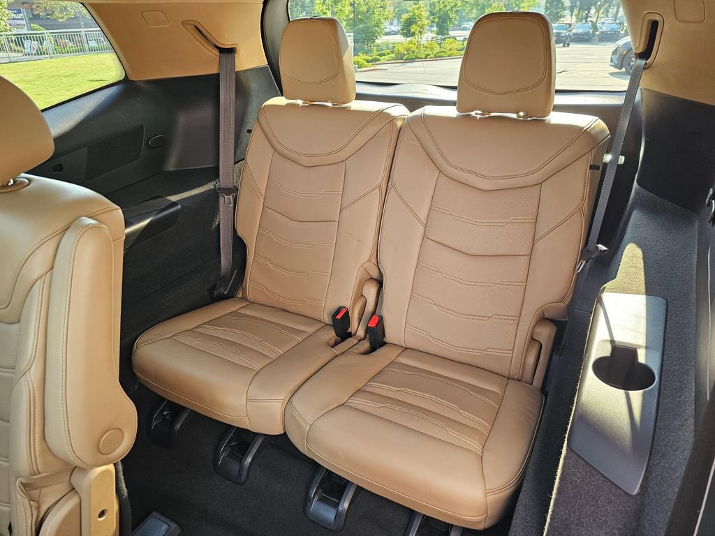 Certified 2023 Cadillac XT6 Sport w/ Platinum Package AWD/4WD image 18