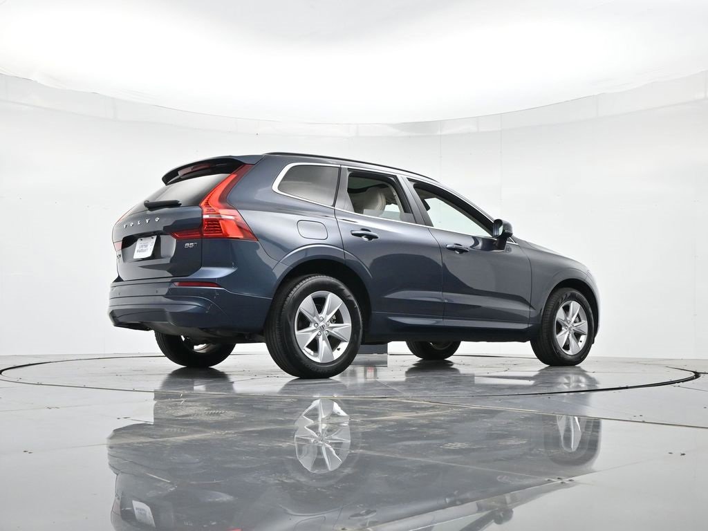 Used 2022 Volvo XC60 B5 Momentum image 28