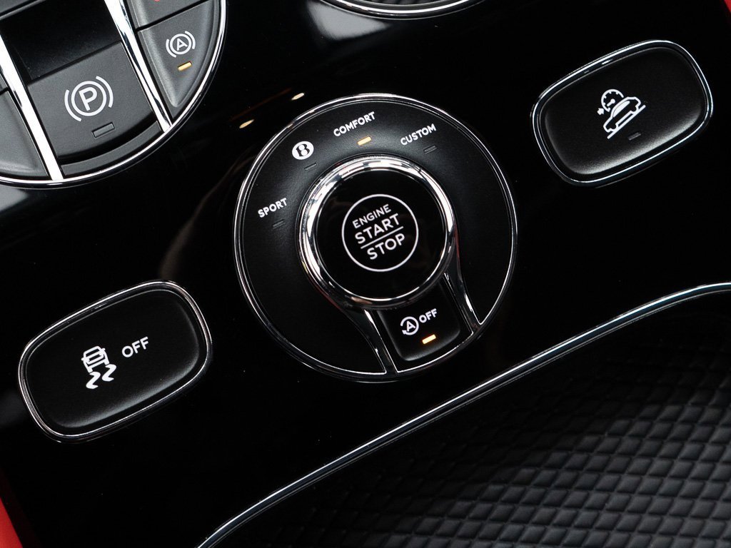 Certified 2025 Bentley Bentayga image 36
