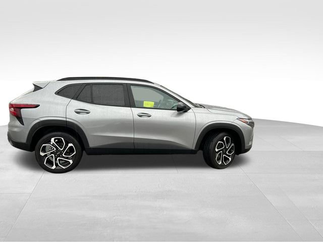 Used 2025 Chevrolet Trax RS w/ Driver Confidence Package image 18