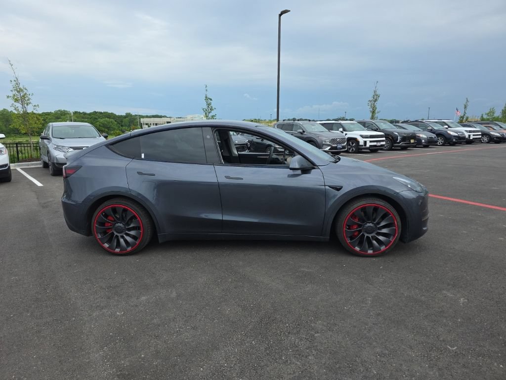 Used 2023 Tesla Model Y Performance AWD/4WD image 4