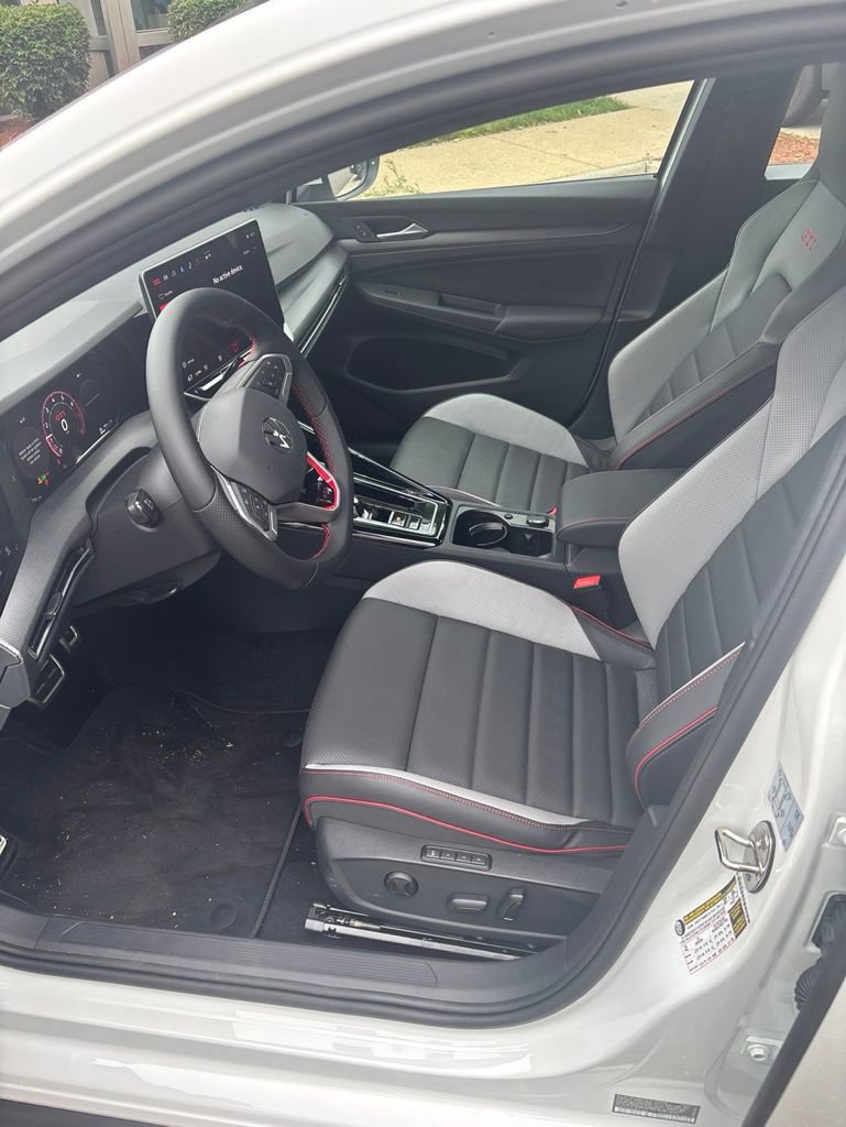 Used 2026 Volkswagen GTI SE FWD image 7