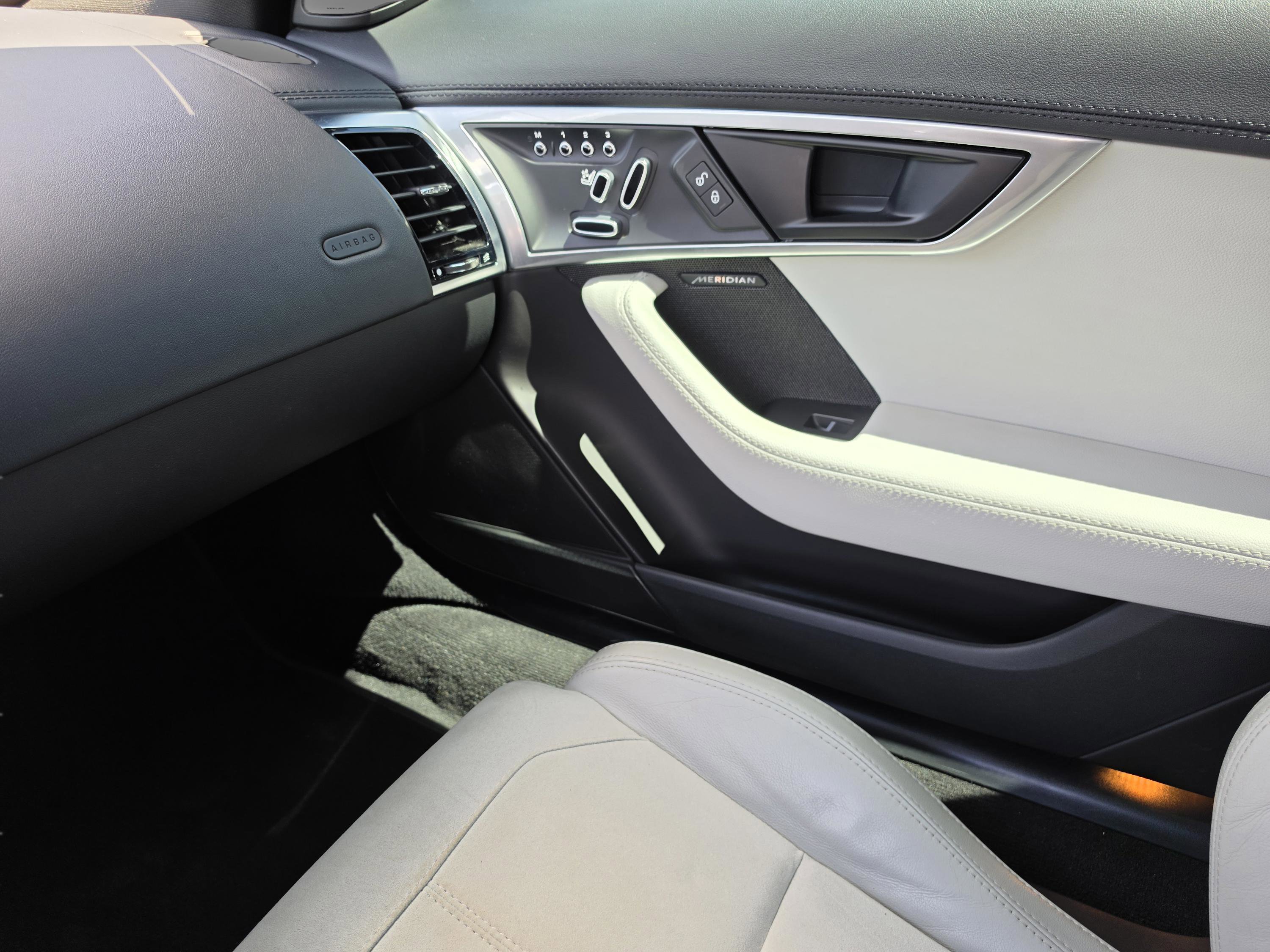 Used 2018 Jaguar F-TYPE Convertible image 20