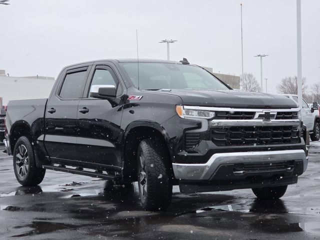 Used 2024 Chevrolet Silverado 1500 LT image 16