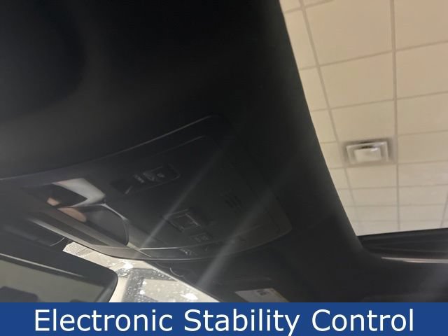 Used 2025 Lexus IS 500 RWD image 10