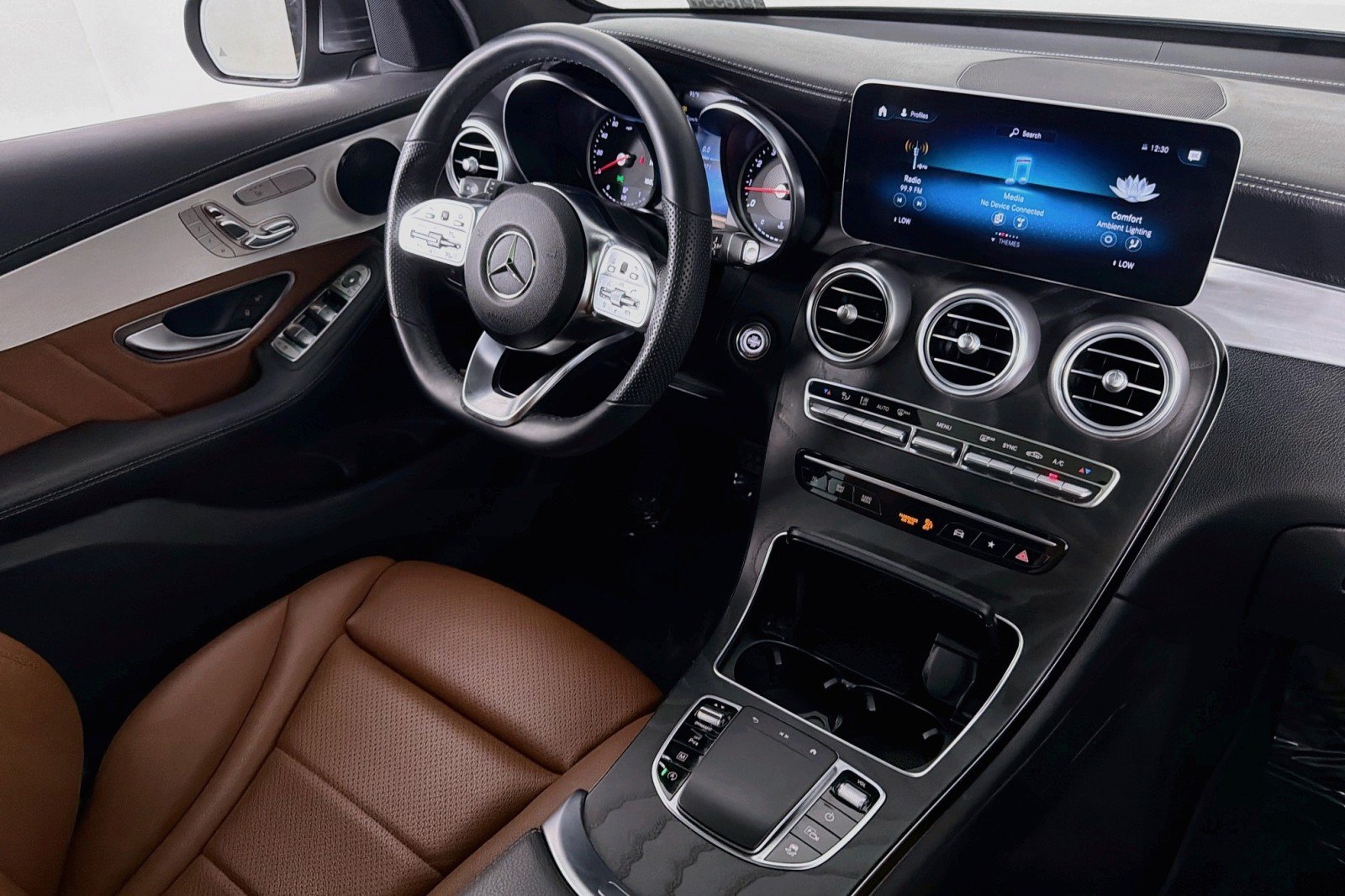 Used 2022 Mercedes-Benz GLC 300 4MATIC Coupe image 16