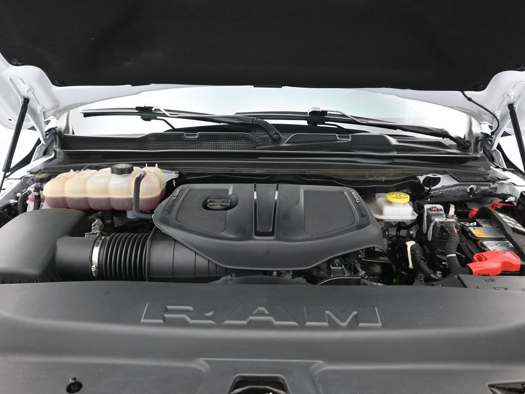 Used 2025 RAM 1500 Big Horn AWD/4WD image 33