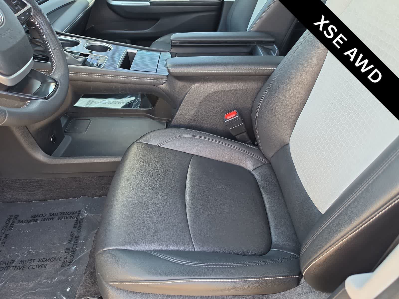 Used 2025 Toyota Sienna XSE AWD/4WD image 15