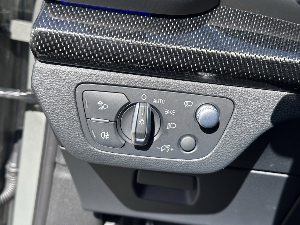 Used 2023 Audi SQ5 Prestige w/ Prestige Package image 18