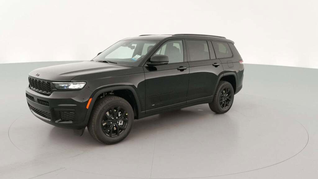 New 2025 Jeep Grand Cherokee L Laredo image 1