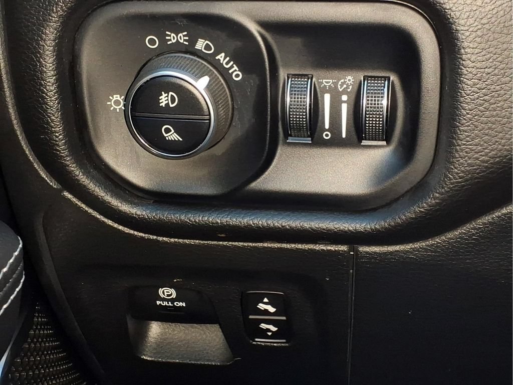 Used 2025 RAM 1500 Laramie w/ Laramie Southwest Edition AWD/4WD image 27