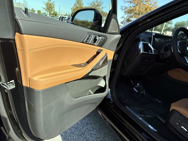 New 2026 BMW X6 xDrive40i w/ Premium Package image 18