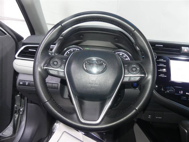 Used 2018 Toyota Camry XLE FWD image 30