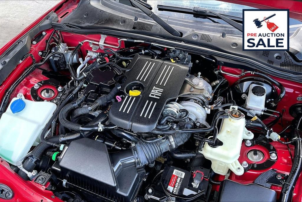 Used 2018 FIAT 124 Spider Classica w/ Technology & Siriusxm Group RWD image 29