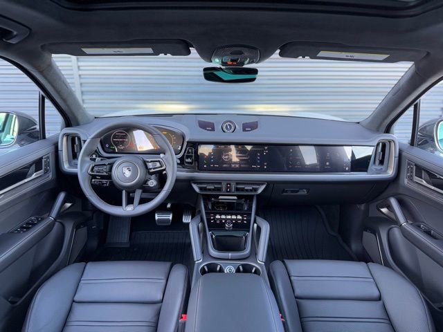 New 2025 Porsche Cayenne Turbo image 17