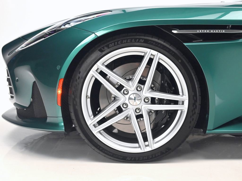Used 2024 Aston Martin DB12 Coupe image 31