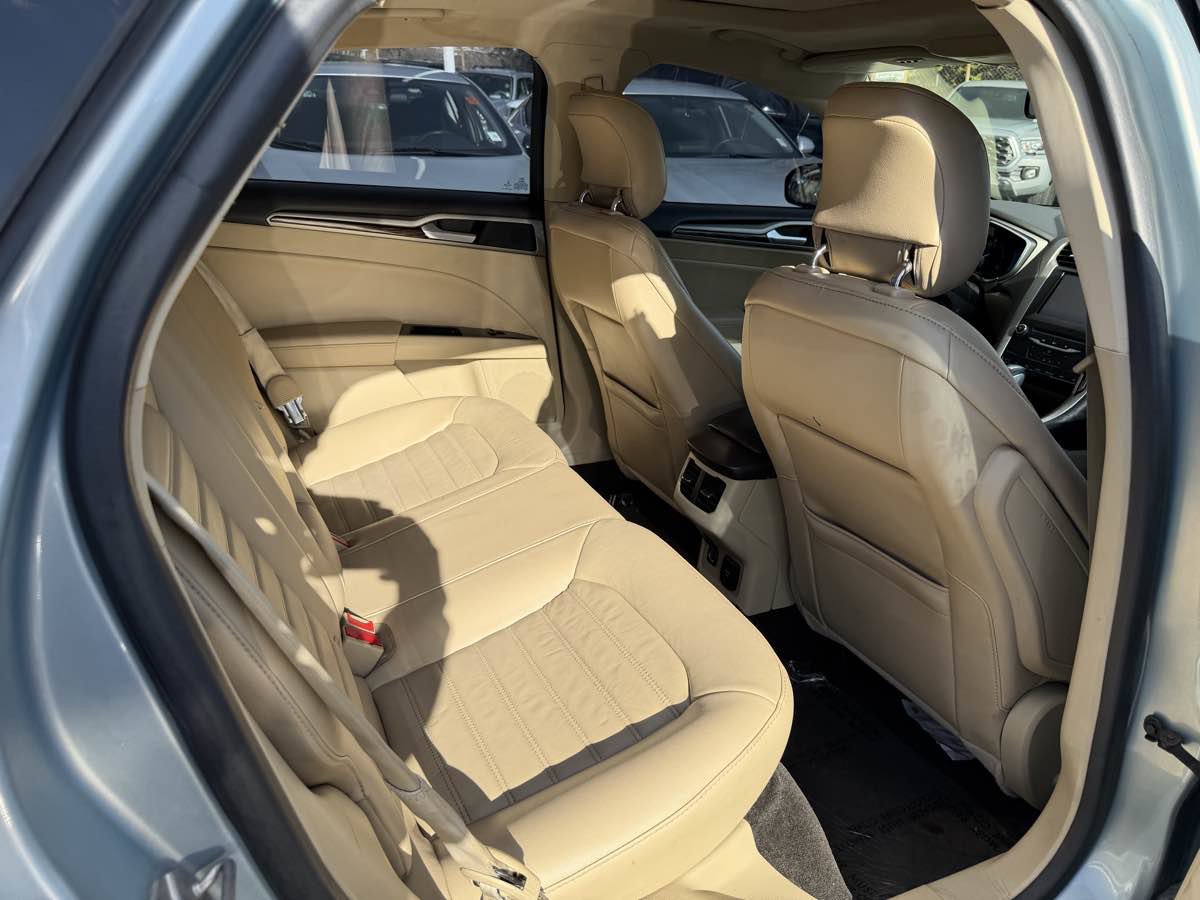 Used 2014 Ford Fusion SE w/ Equipment Group 502A image 22