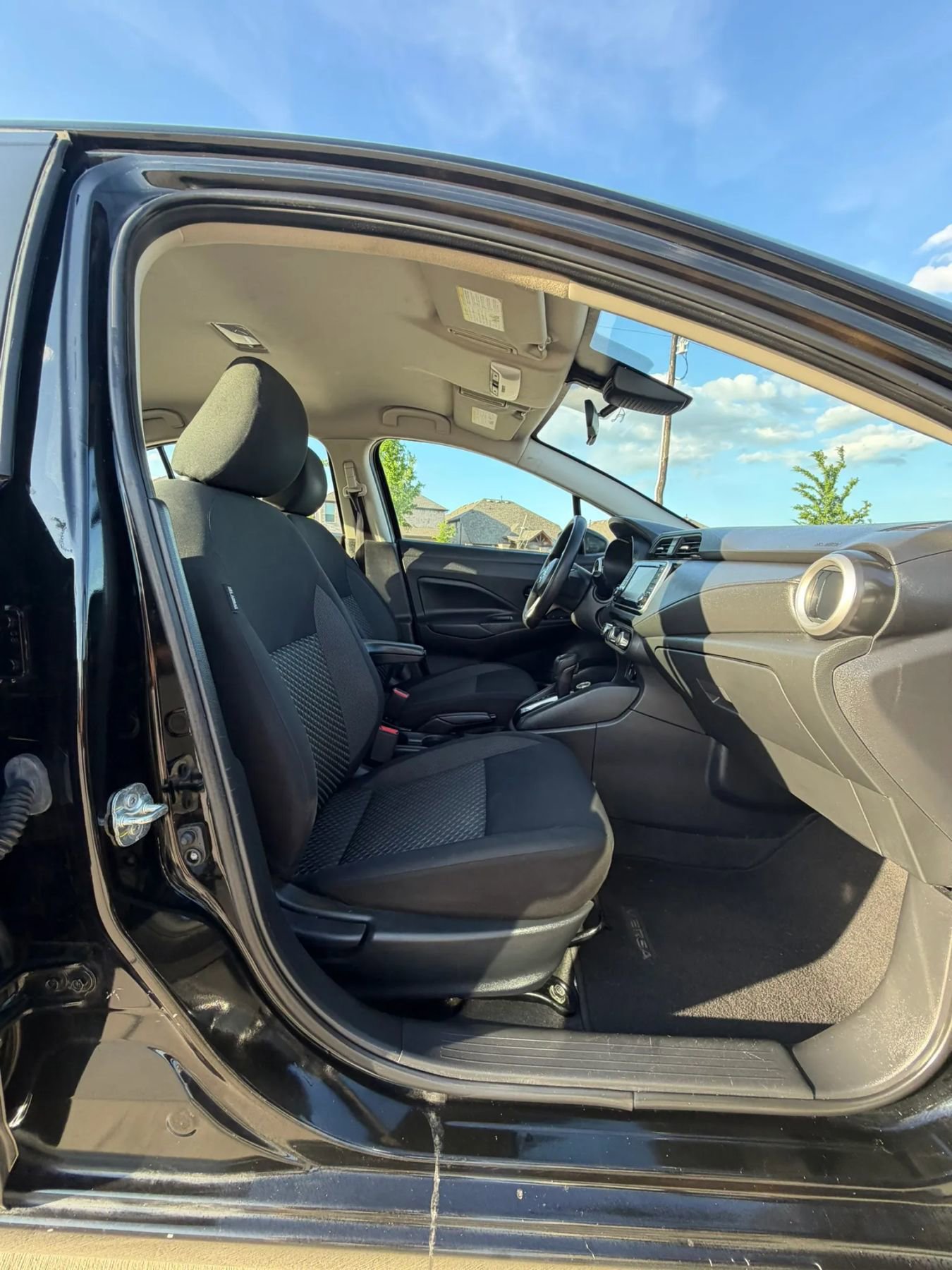 Used 2020 Nissan Versa S image 28