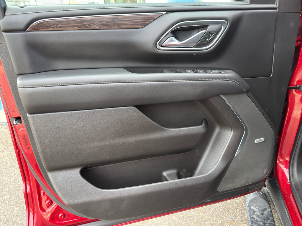 Used 2022 Chevrolet Suburban Z71 w/ Z71 Off-Road Package image 14