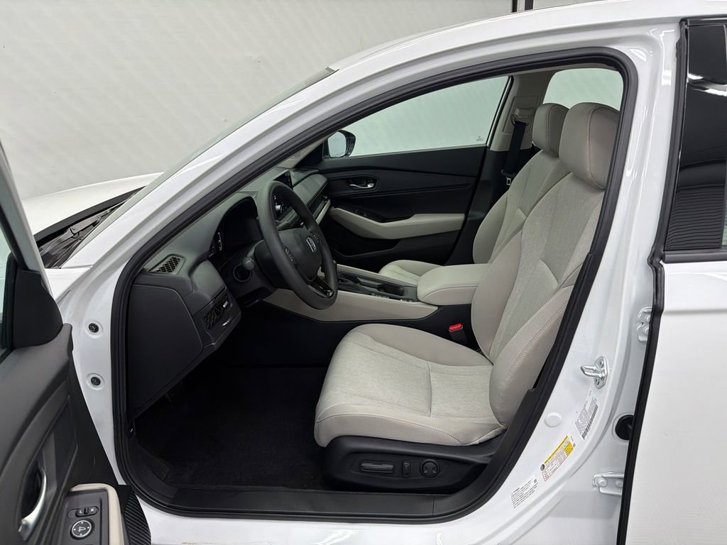 Used 2026 Honda Accord SE image 9