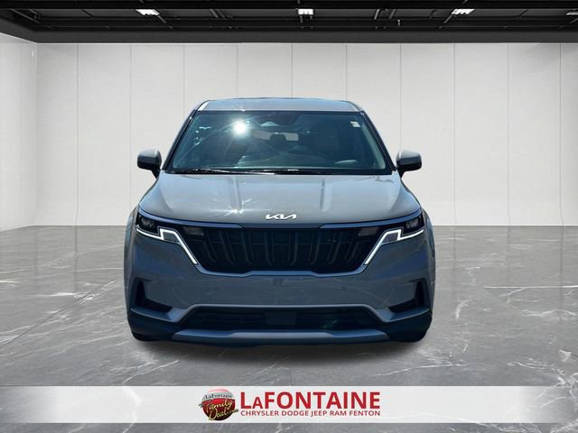 Used 2024 Kia Carnival EX image 8