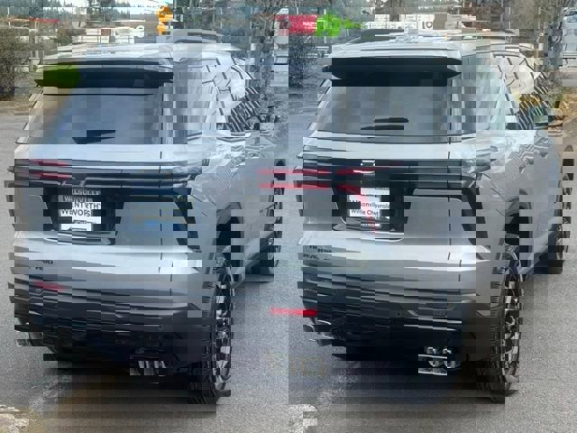 New 2026 Chevrolet Traverse LT w/ Midnight/Sport Edition image 7