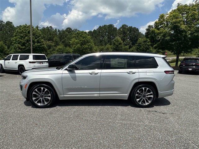 Used 2024 Jeep Grand Cherokee L Overland w/ Luxury Tech Group IV image 2