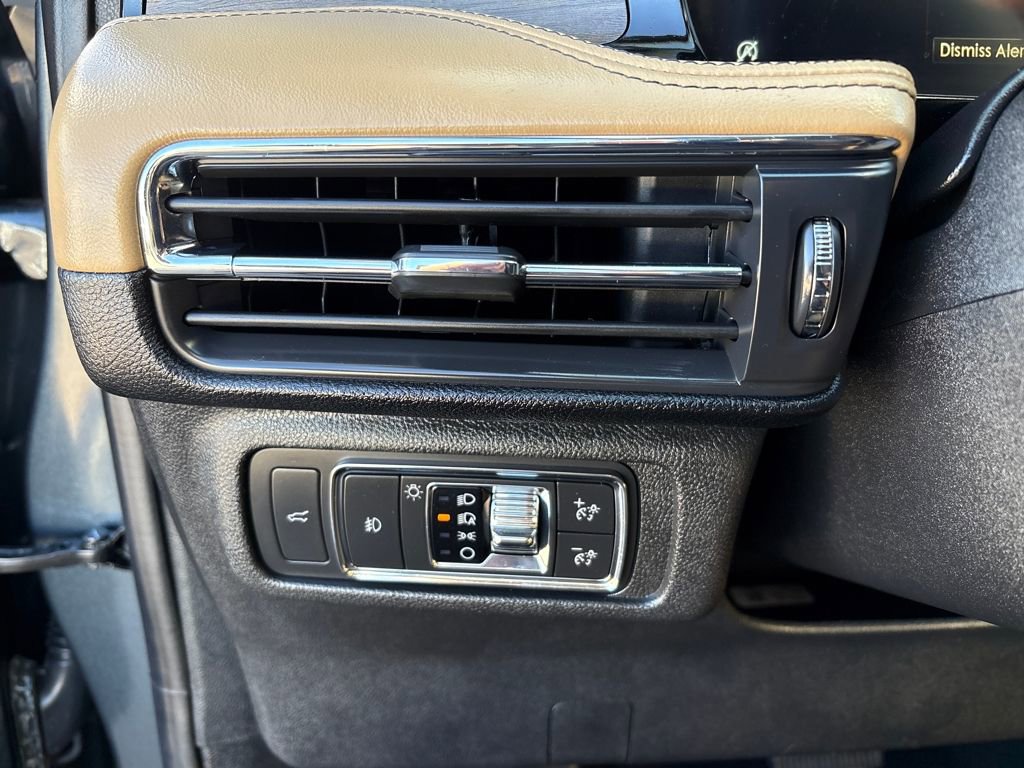 Used 2021 Lincoln Corsair Reserve w/ Equipment Group 201A image 13