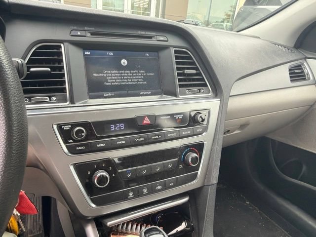 Used 2017 Hyundai Sonata SE w/ Cargo Package FWD image 7