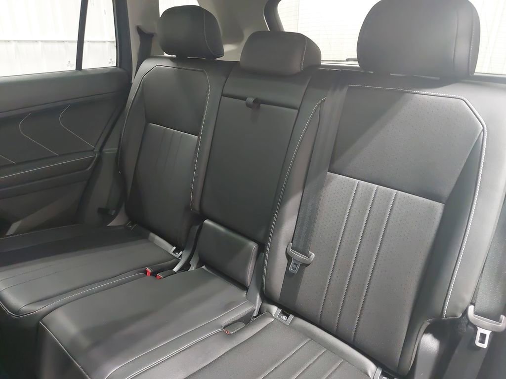 Used 2023 Volkswagen Tiguan SE image 13