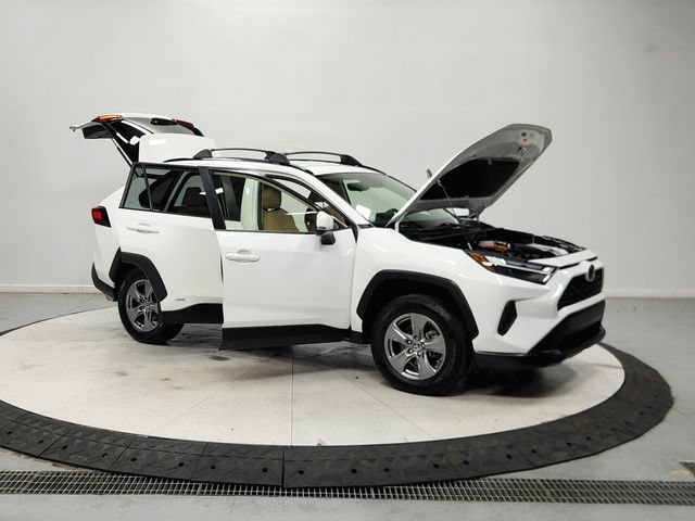 Used 2023 Toyota RAV4 LE AWD/4WD image 10