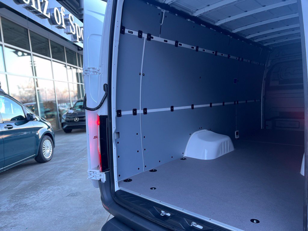 Used 2024 Mercedes-Benz Sprinter 3500 image 16