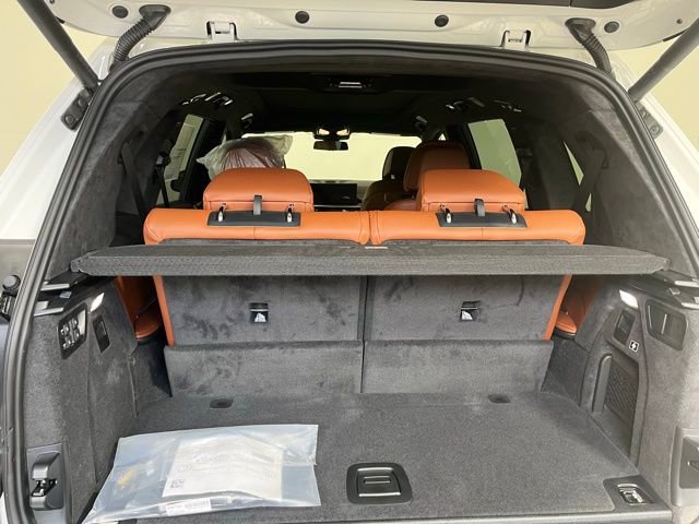 Used 2026 BMW X7 xDrive40i w/ Executive Package image 22