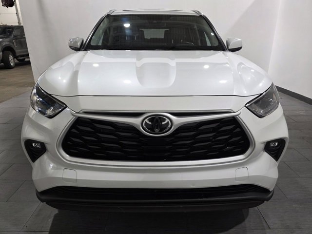 Used 2022 Toyota Highlander XLE image 8