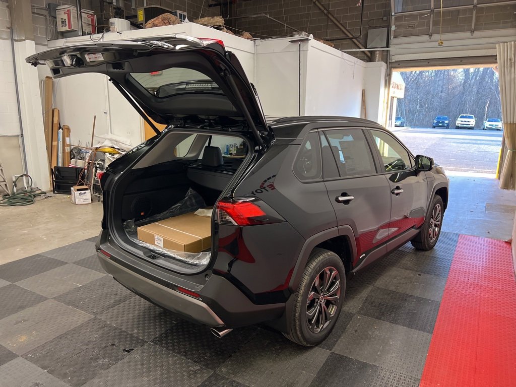 New 2025 Toyota RAV4 Limited image 9