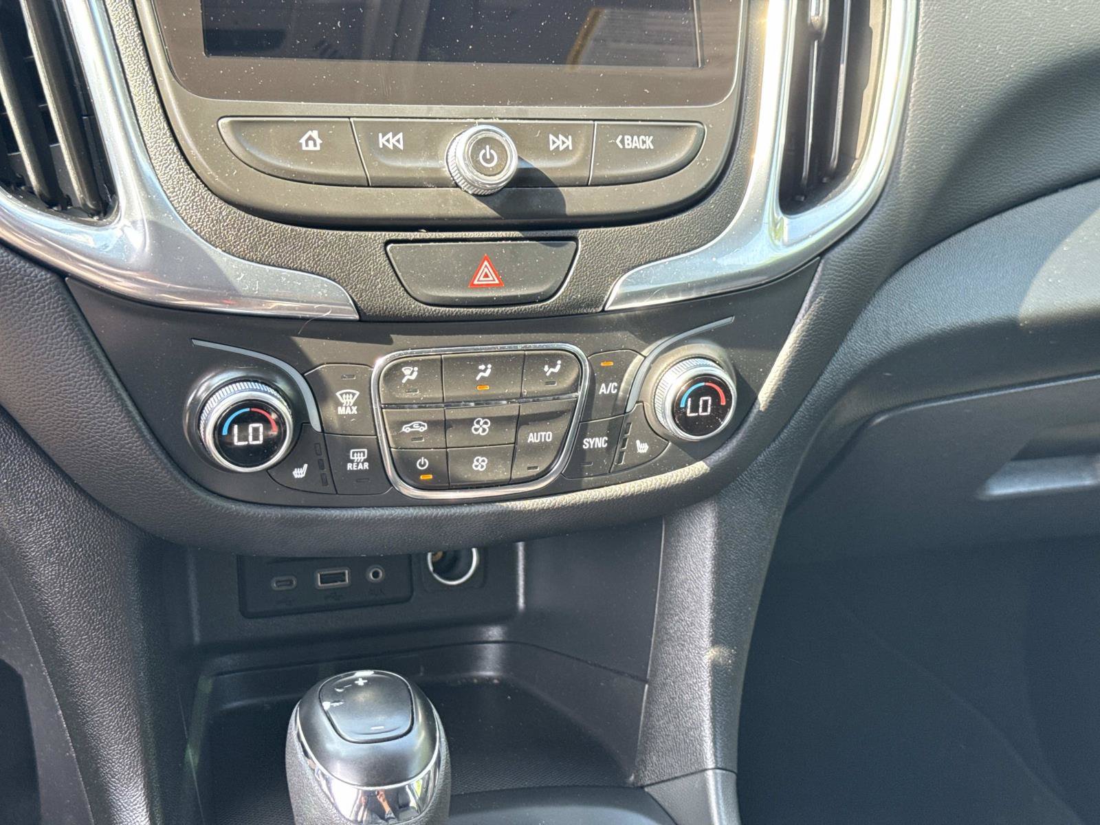 Used 2021 Chevrolet Equinox LT AWD/4WD image 7