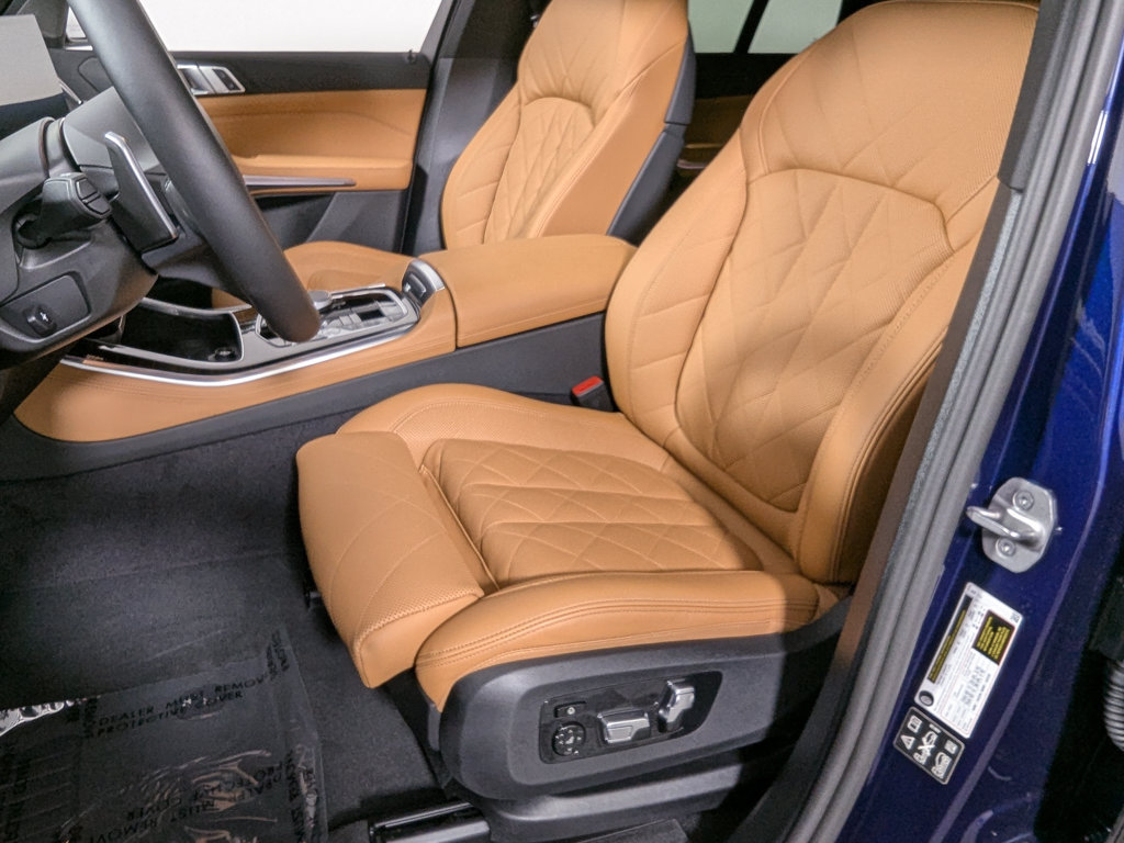 Used 2026 BMW X5 xDrive40i w/ M Sport Package AWD/4WD image 19