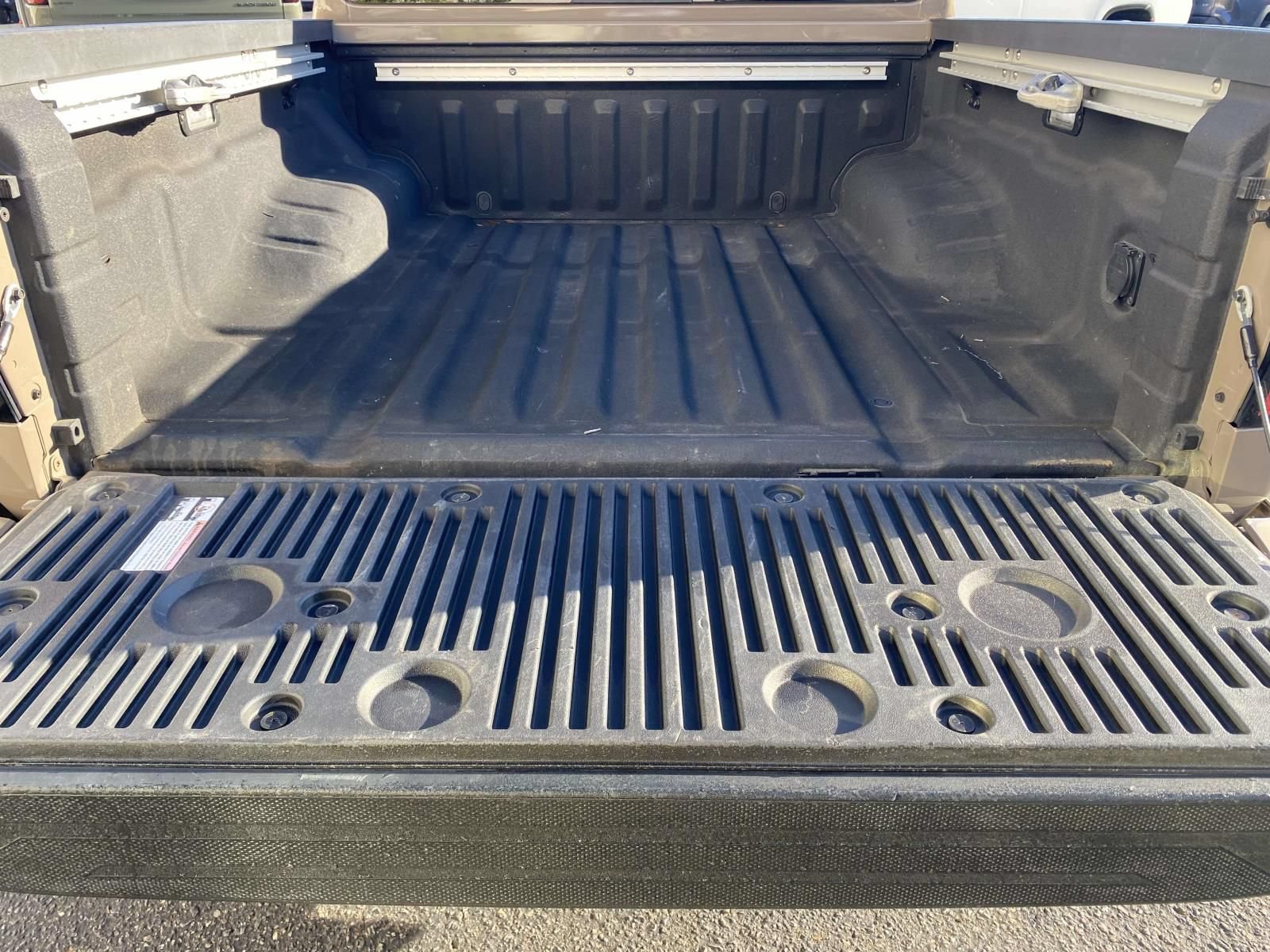 Used 2024 Nissan Frontier Pro-X w/ Pro Convenience Package RWD image 17