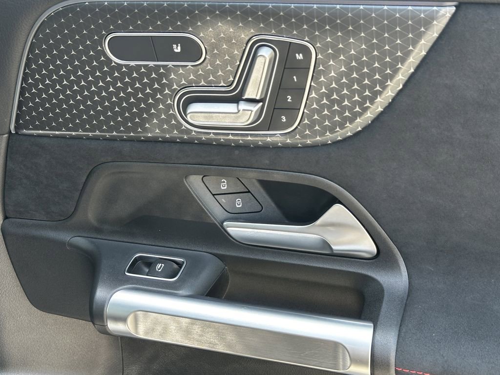 Certified 2025 Mercedes-Benz GLB 250 image 17