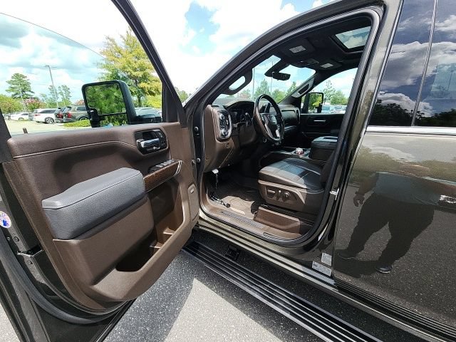 Used 2022 GMC Sierra 3500 Denali w/ Denali Ultimate Package AWD/4WD image 28