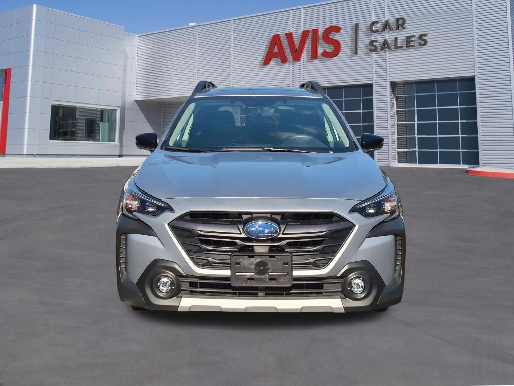 Used 2025 Subaru Outback Limited XT AWD/4WD image 2