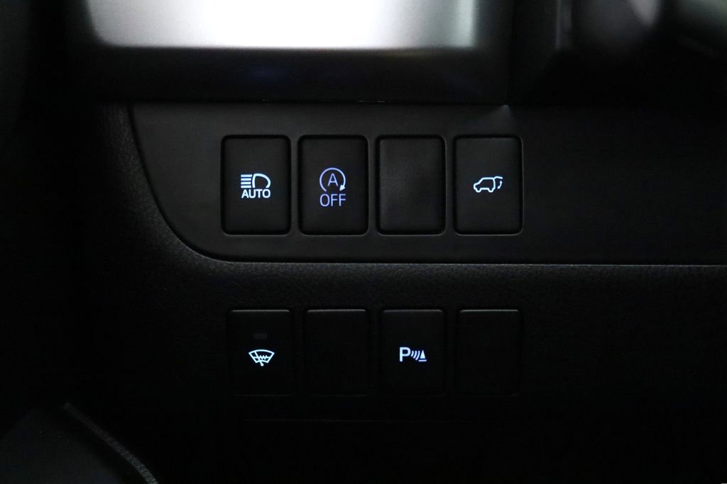Used 2017 Toyota Highlander Limited AWD/4WD image 19