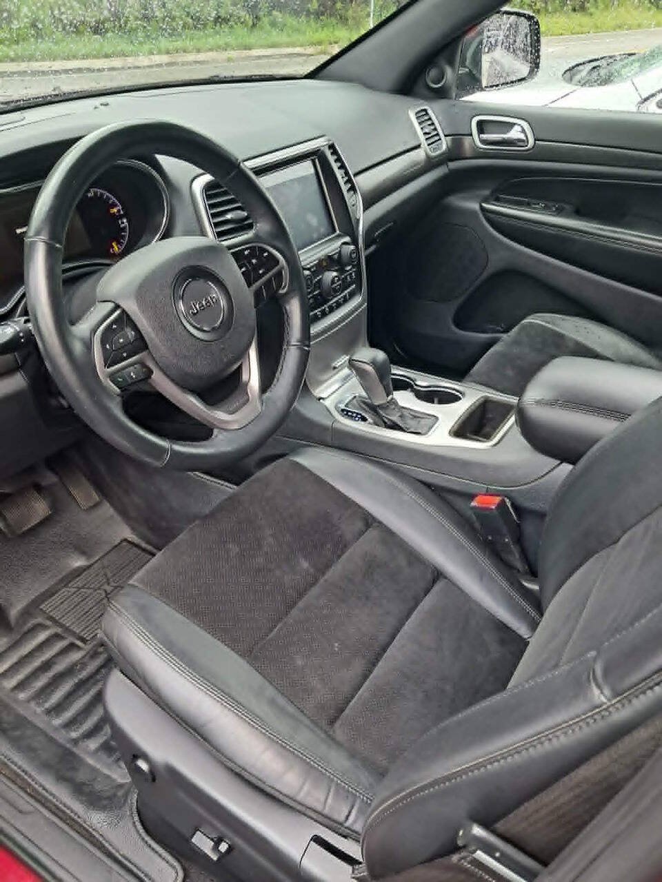 Used 2018 Jeep Grand Cherokee Altitude AWD/4WD image 6