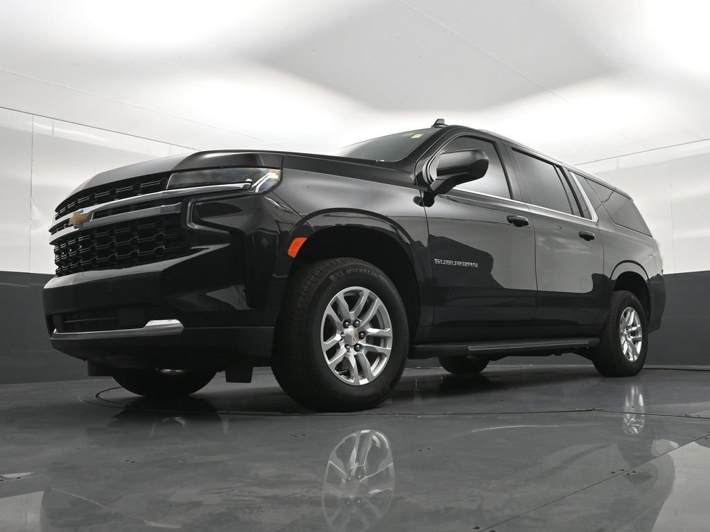 Used 2024 Chevrolet Suburban LS RWD image 24