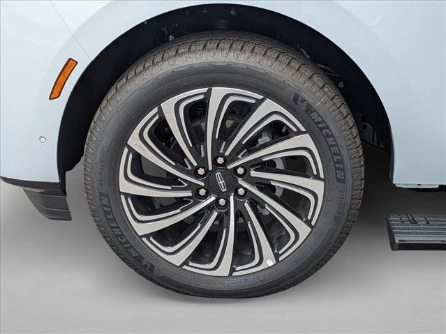 New 2025 Lincoln Navigator L Black Label image 16