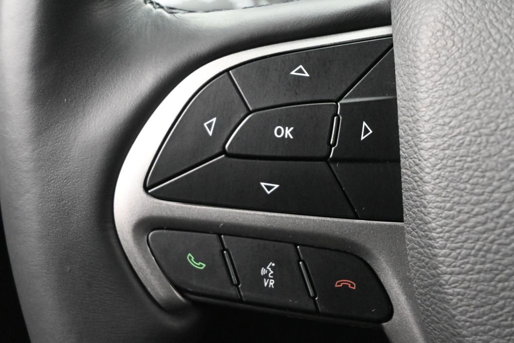 Used 2022 Jeep Grand Cherokee Laredo X RWD image 6