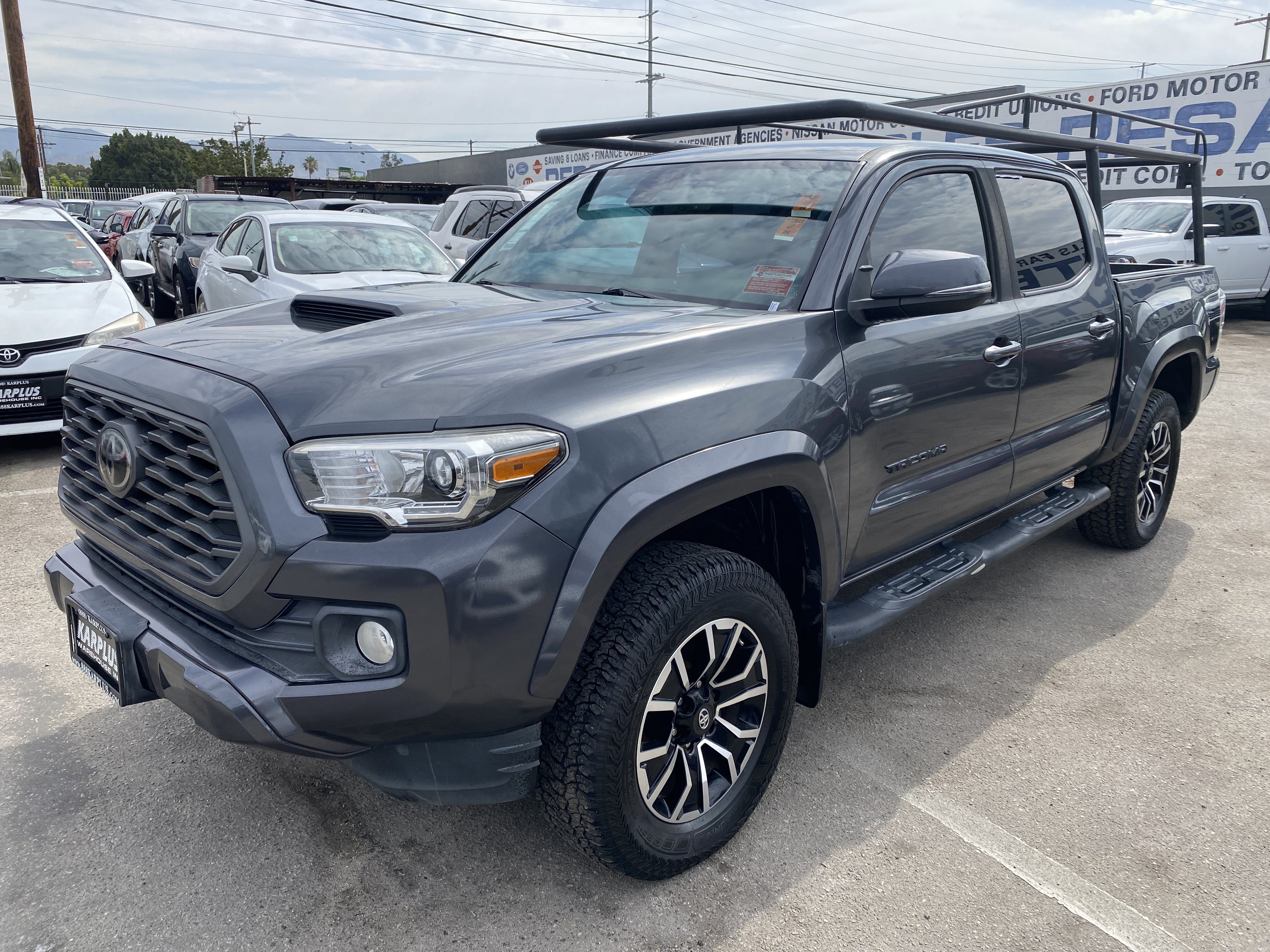 Used 2021 Toyota Tacoma TRD Sport w/ Technology Package AWD/4WD image 2