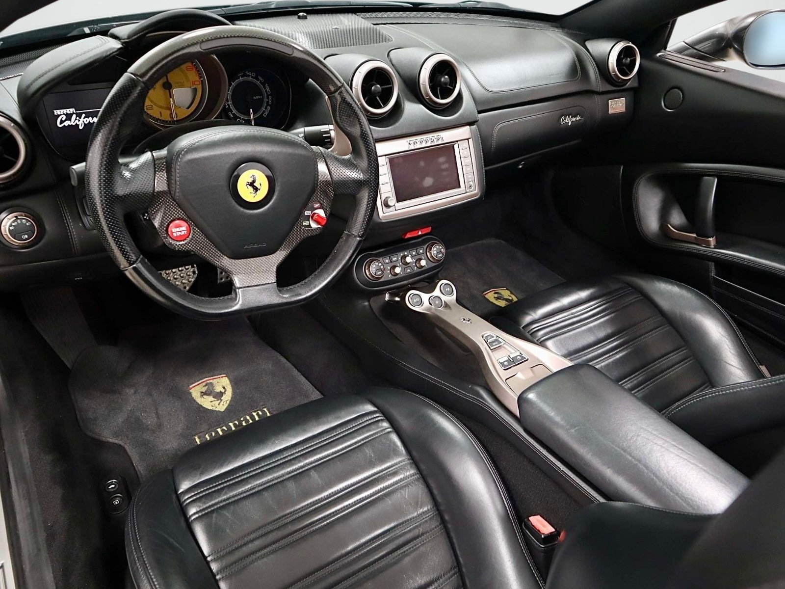 Used 2011 Ferrari California RWD image 20